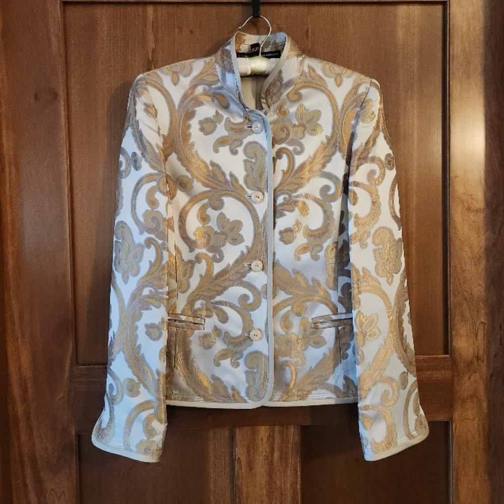 Elegant Brocade Jacquard Women's Jacket with Mandarin Collar in size 6